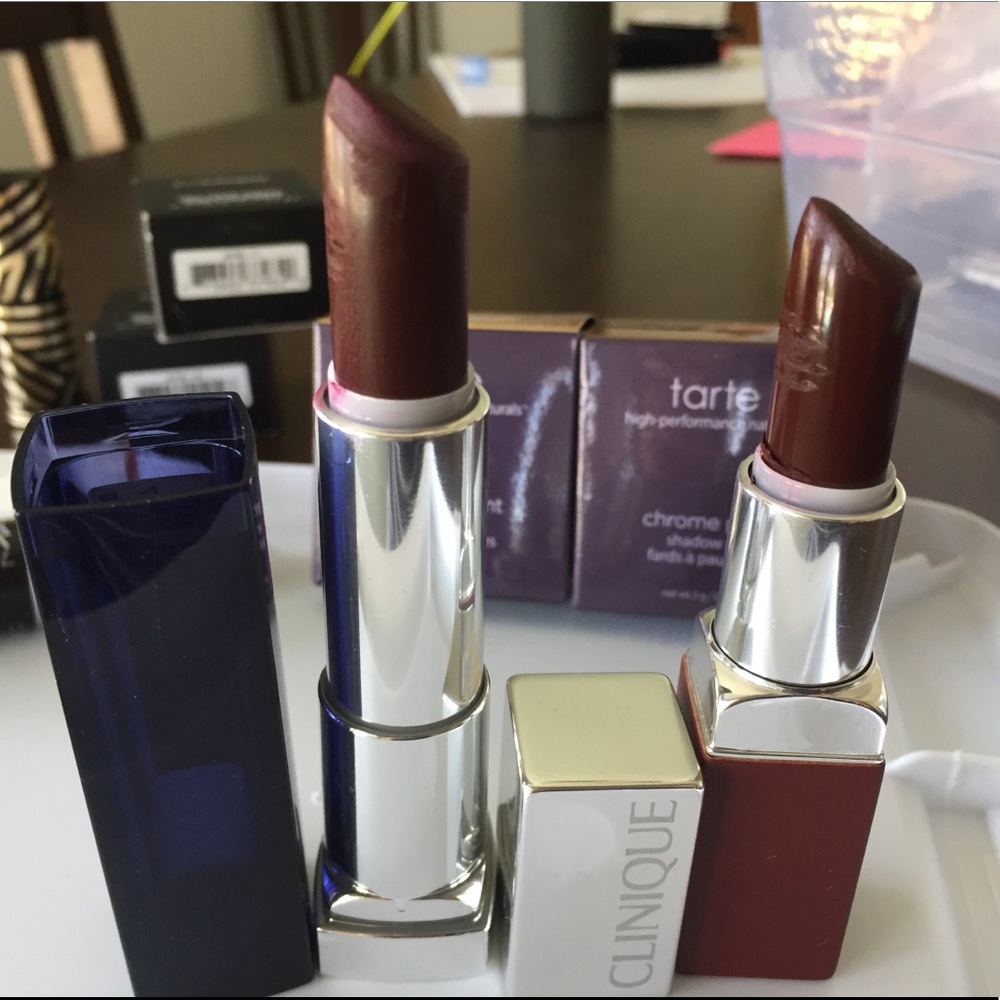 CLINIQUE Avant garde pop 16 Maybelline mid merlot